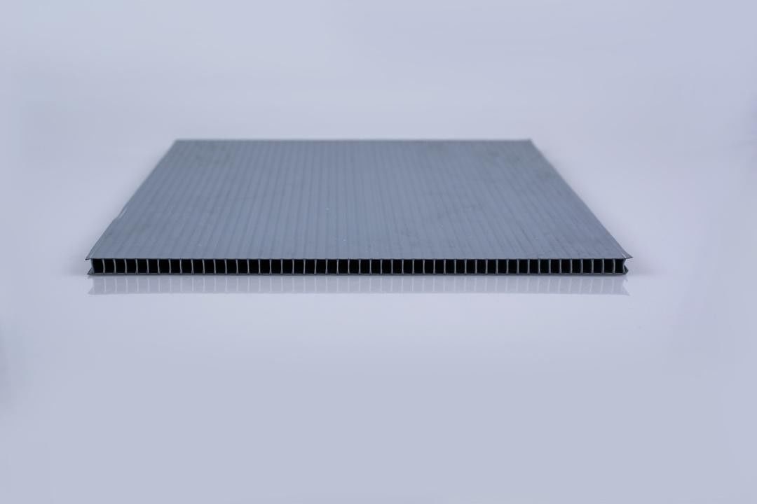 Grey Corrugated PP Sheets UV Resistant Corrugated Plastic Boards Waterproof Floor Protection