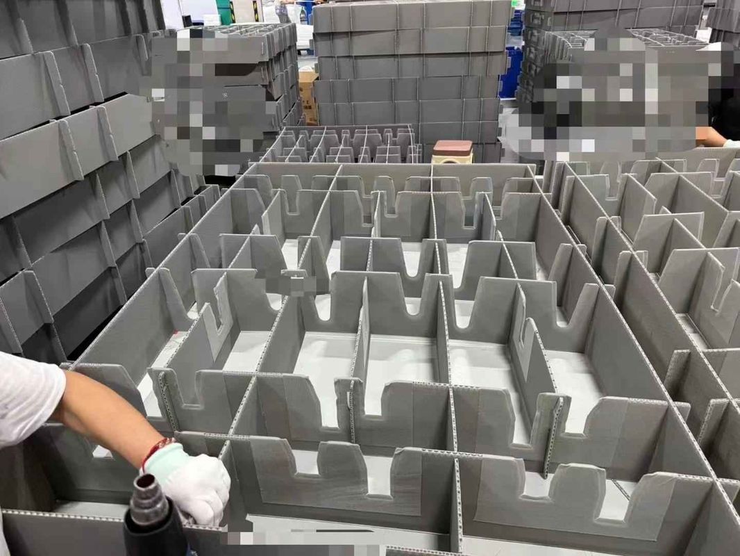 Snap Closure Plastic Divider Bins Lightweight PP Corrugated Sheet Box Durable